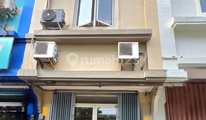 3-Story Shophouse in Cibubur Tourist City 3-Story Shophouse in Cibubur Tourist City