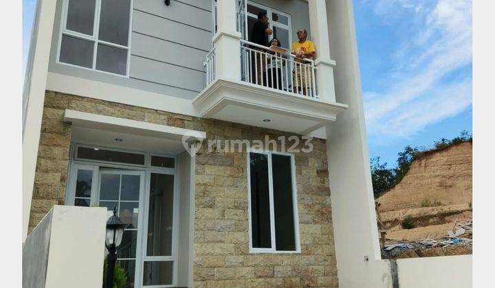 Rumah 2 Lantai Tengah Kota Manado Harga 900jutaan  2