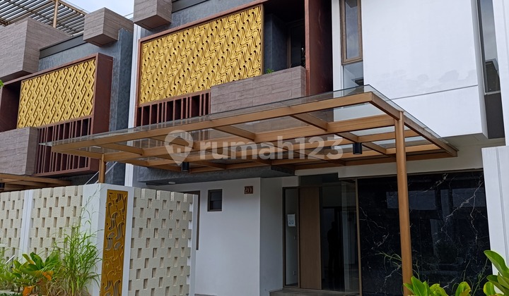 Rumah Mewah 3 Lantai Nempel Tol Fasilitas Lengkap 4Milyaran 2