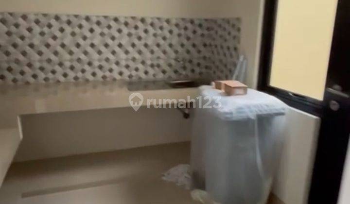 dapur dijual rumah 2 lantai di