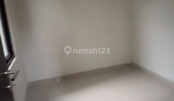 foto lainnya dijual rumah 2 lantai di