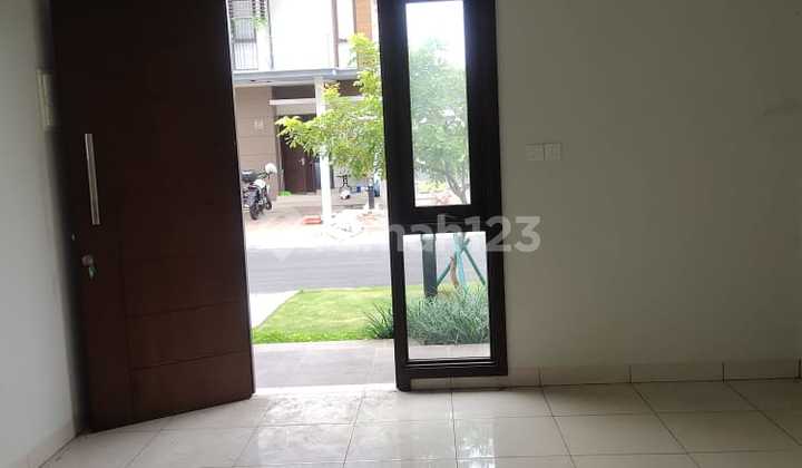 Ready-to-Occupy House in Burgundy Cluster, Summarecon Bekasi