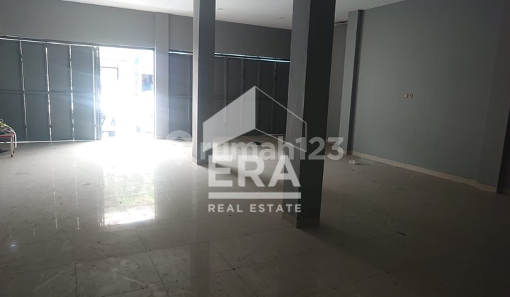 Sell Fast! Bekasi Main Road Shop House - Can Be Divided Into 2 Units, Double Income Potential! 1