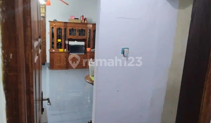 Hook House for Sale in Kaliabang Tengah, North Bekasi 2
