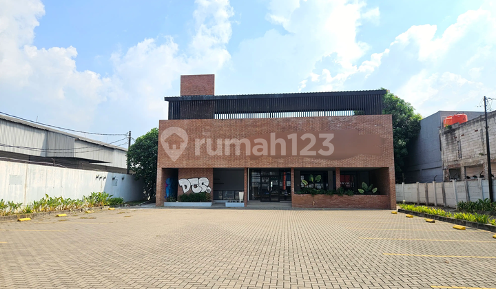For Sale, Ready-to-Use Commercial Space Suitable for All Types of Businesses in Tambun.