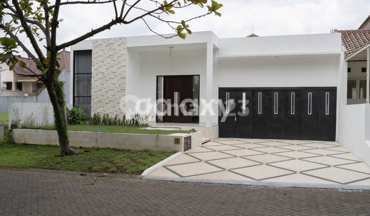 Rumah Modern Minimalis Riverside Malang Area Harris Hotel GMK03577 Rumah Modern Minimalis Riverside Malang Area Harris Hotel GMK03577