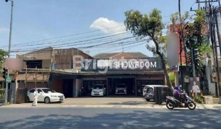 TEMPAT USAHA SHOWROOM di RAYA SUNANDAR PRIYO BLIMBING MALANG 1