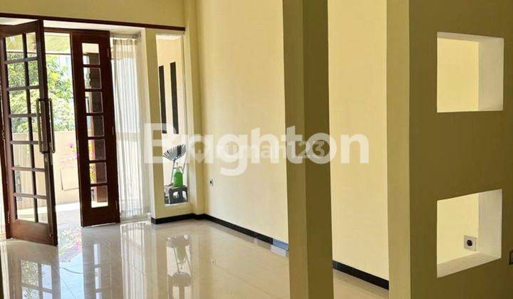 RUMAH SIAP HUNI 2LANTAI di ARAYA MALANG GOLF  2