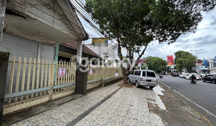 Affordable Ready-to-Live House, Strategic Location on Jaksa Agung Suprapto Main Road, Malang City. Suitable for Shop, Hotel, Restaurant, Showroom. 1