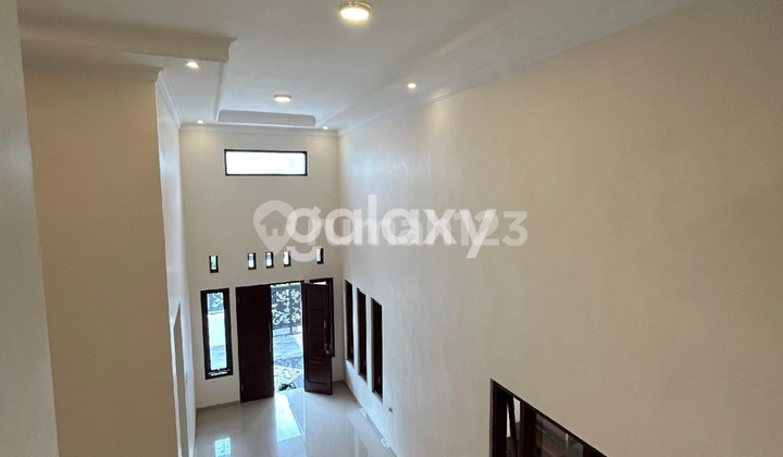 Affordable Semi-Furnished Ready-to-Live Homes in Araya Housing Estate, Malang City. Strategic Location near Toll Road and Binus University. 2