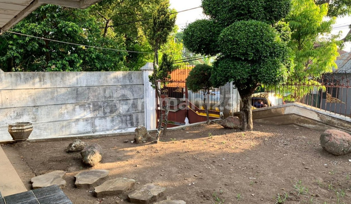 Rumah di Jalan Besar Kota Batu Malang Cocok Usaha Cafe Dekat Balaikota Amongtani