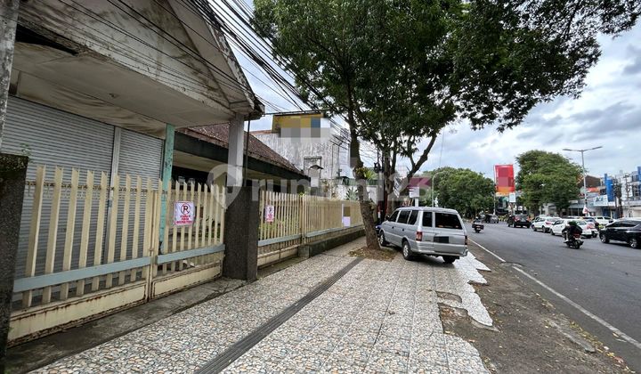Rumah Showroom Poros Jalan Utama Raya Jaksa Agung Suprapto Malang Kota Dekat Pusat Kota, Pusat Bisnis, Pusat Kuliner 1
