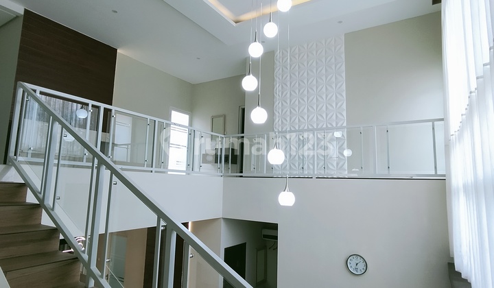 Rumah Hook Mewah 2 Lantai Araya Malang 2