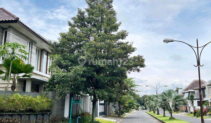 Rumah Hook Mewah Jalan Kembar Araya Malang Raya Boulevard Golf  2