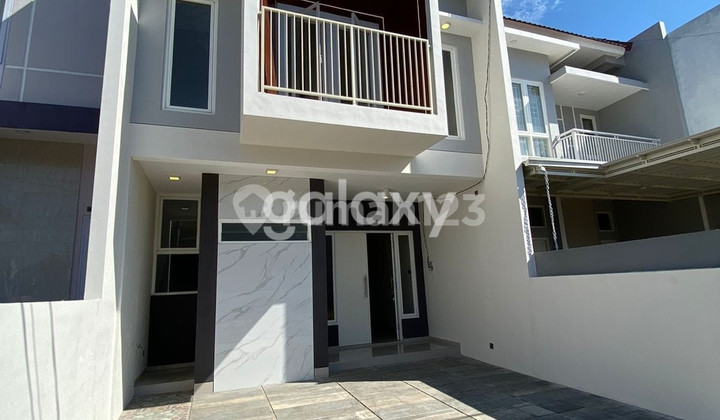 Banting Harga! Rumah Baru 2,5 Lantai Dekat Soekarno Malang Malang GMK03374