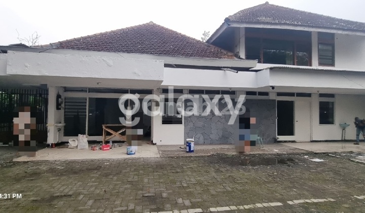 Strategic Hook House Veteran Malang Main Road Axis Area