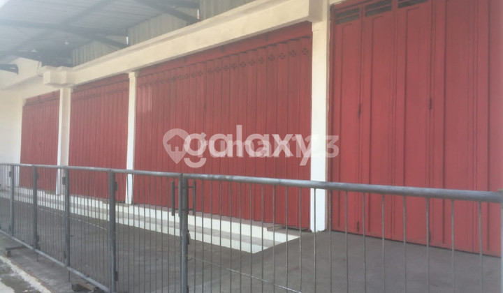 Strategic Commercial Building on Kepanjen Main Road, Malang 2