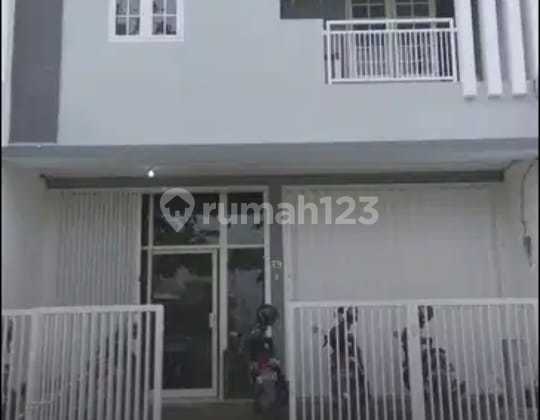 Charming Jewel Ivory House Sidoarjo Ready to Occupy