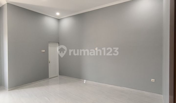 Rumah SHM Rungkut, Surabaya Unfurnished 2