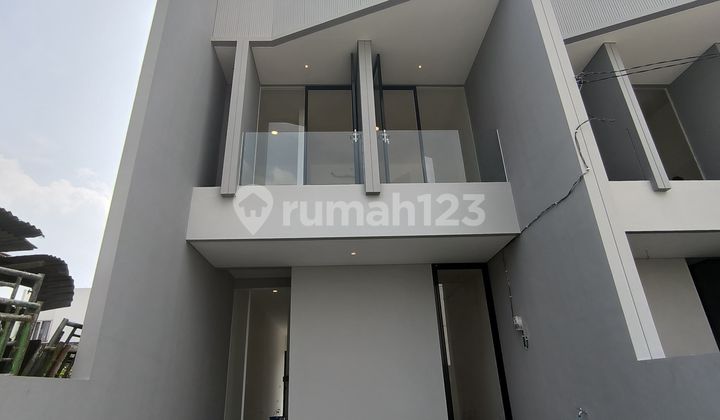 Rumah Unfurnished Wiyung, Surabaya SHM Bagus