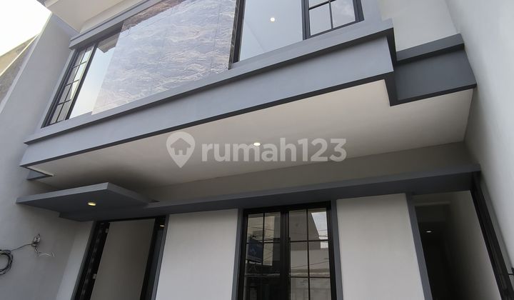 Sukolilo House, Surabaya, Good Unfurnished with SHM Sukolilo House, Surabaya, Good Unfurnished with SHM