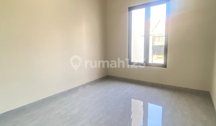 Rumah Bagus Unfurnished SHM Rungkut, Surabaya 2