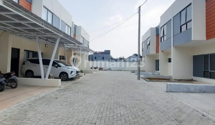 Rumah Bekasi Kota Full Furnished,2 Lantai Dekat Pintu Tol Grandwisata 2