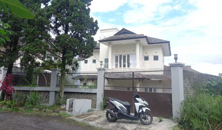 Murah Cipaku Dijual Rumah 2 Lantai di Cipaku Bandung