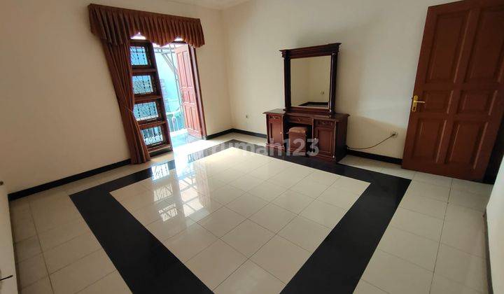 Jalan Kembar Besar Buat Kantor, Di Bandung, Di Soekarno Hatta 2