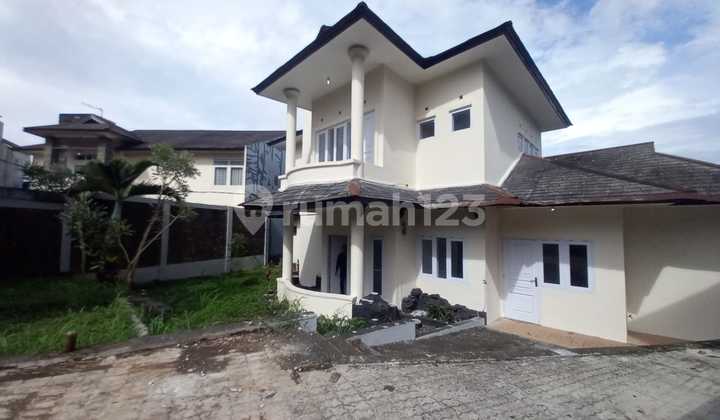 Murah Banget Ciumbuleuit Cocok untuk Cafe Dijual Rumah Luas 2 Lantai di Cipaku Bandung Murah Banget Ciumbuleuit Cocok untuk Cafe Dijual Rumah Luas 2 Lantai di Cipaku Bandung