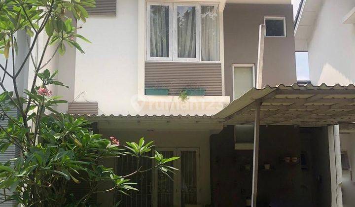 Rumah cantik 2 lantai di Neo Catalonia Nusaloka BSD Nusa Loka 1