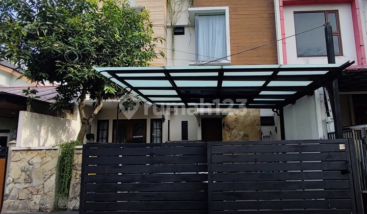 Turun Harga. Rumah Bagus Estetik Griya Loka, BSD City