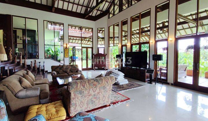 Jarang Ada. Villa mewah Puncak Ciawi Bogor, full kayu jati..  2