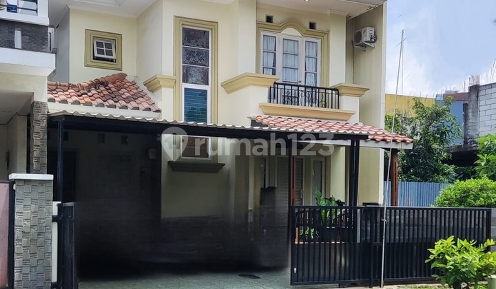 Big price drop. Nice house in Puspita Loka, BSD.