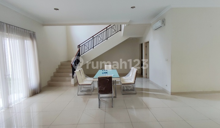 For Rent. Beautiful House The Spring Gold Utara, Gading Serpong 2