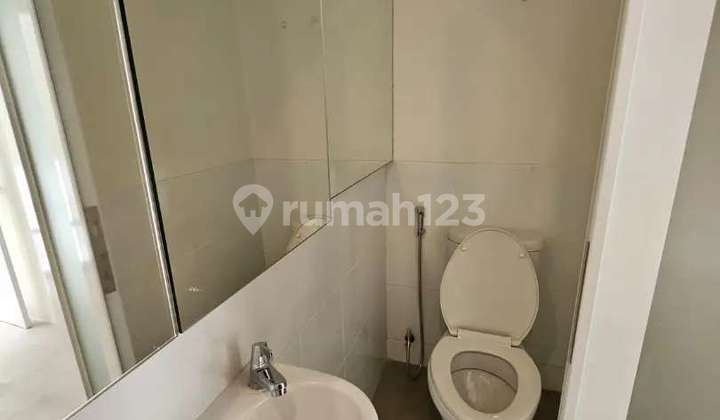 Best Price. Modern Minimalist House Myza Flathouse, BSD