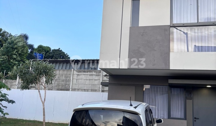 For Rent. Rumah Cantik Park Serpong Park North, dekat Gading Serpong