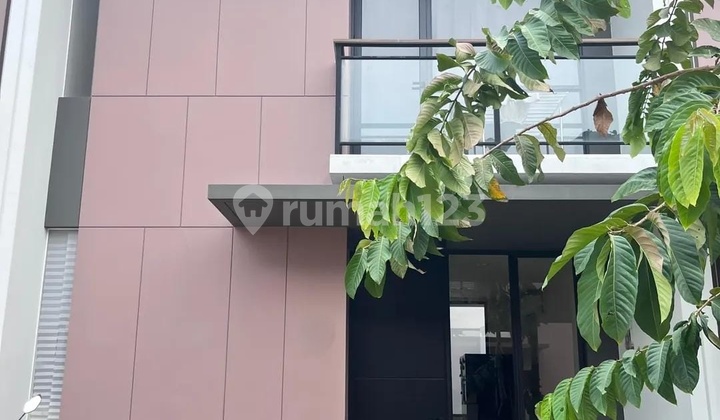 Flash Sale. Rumah Bagus Park Serpong Cluster Cendana Crest, Serpong