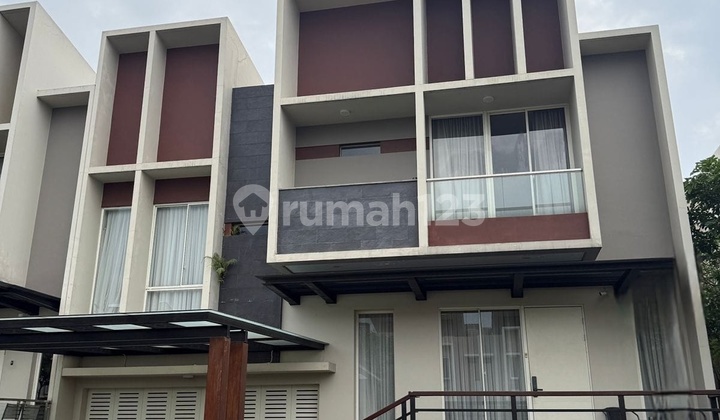 Hot Sale. Rumah Mewah Cluster Mozart, Gading Serpong