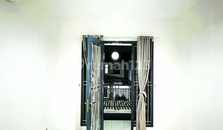 Hot Sale. 2-Story House in Nusaloka, BSD Hot Sale. 2-Story House in Nusaloka, BSD