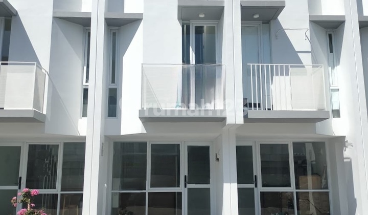 Best Price. Modern Minimalist House Myza Flathouse, BSD