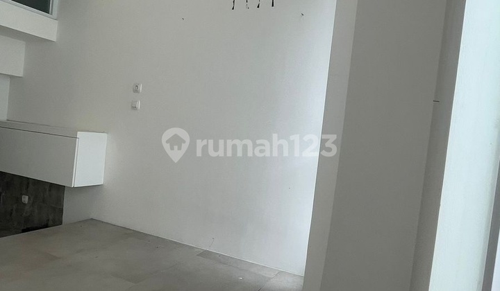 Rumah 1 M di BSD baru , dekat mall Eastvara