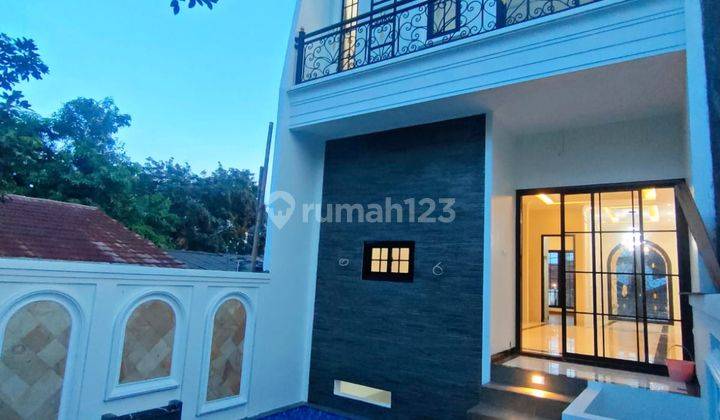 RUMAH MEWAH CLASSIC EROPA SIAP HUNI + PRIVATEPOOL DI JAGAKARSA 9