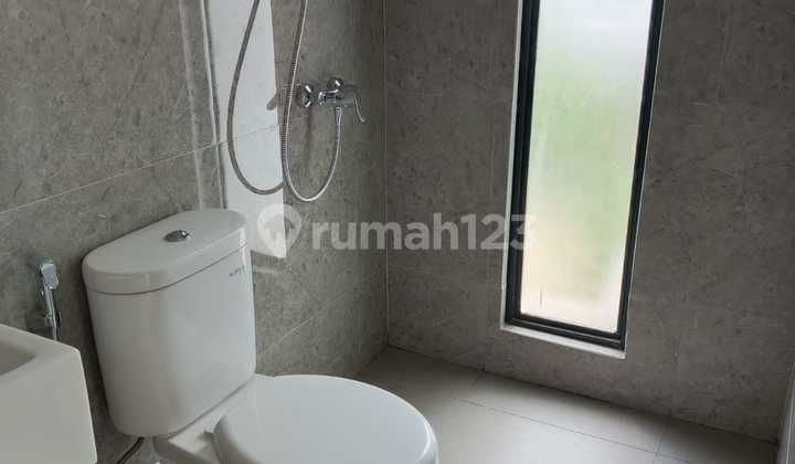 Disewakan Rumah Baru 3 Lantai 3 Kamar Tidur Citra Garden Bintaro Super Bagus dan Akses Mudah 2