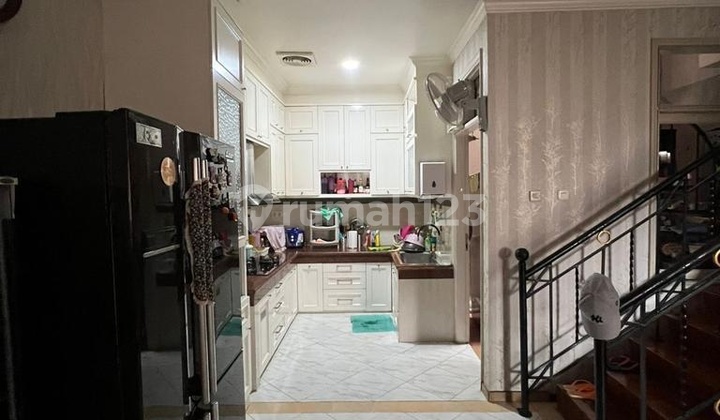 Rumah 2,5 Lantai Full Furnish di Kranji Bekasi 9