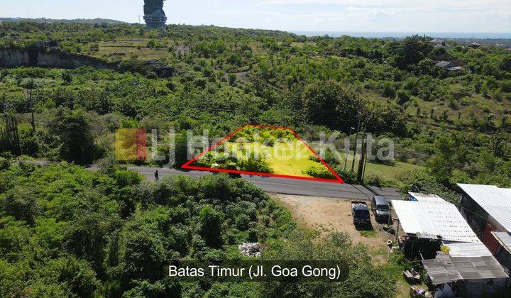 Langka Tanah View Laut Dan Patung Gwk di Jalan Raya Goa Gong 2