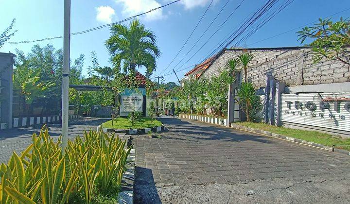 Minimalist house in the Taman Griya area, Jimbaran, One Gate System 1