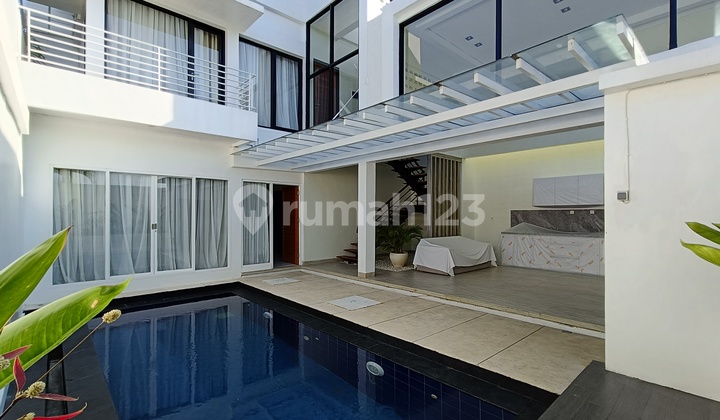 Vila Modern Ocean View, One Gated, Fully Furnished di Nusa Dua Vila Modern Ocean View, One Gated, Fully Furnished di Nusa Dua