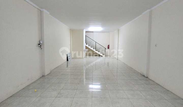 For Sale 3-Story Shophouse in Premium Area, Taman Griya Jimbaran 2