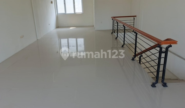 Two-Story Shop House on Pemda Tigaraksa Street, Sukamulya Village, Cikupa Subdistrict, Tangerang Regency. Close to the Tangerang Regency Regional Government Office and Citra Raya Housing. 2